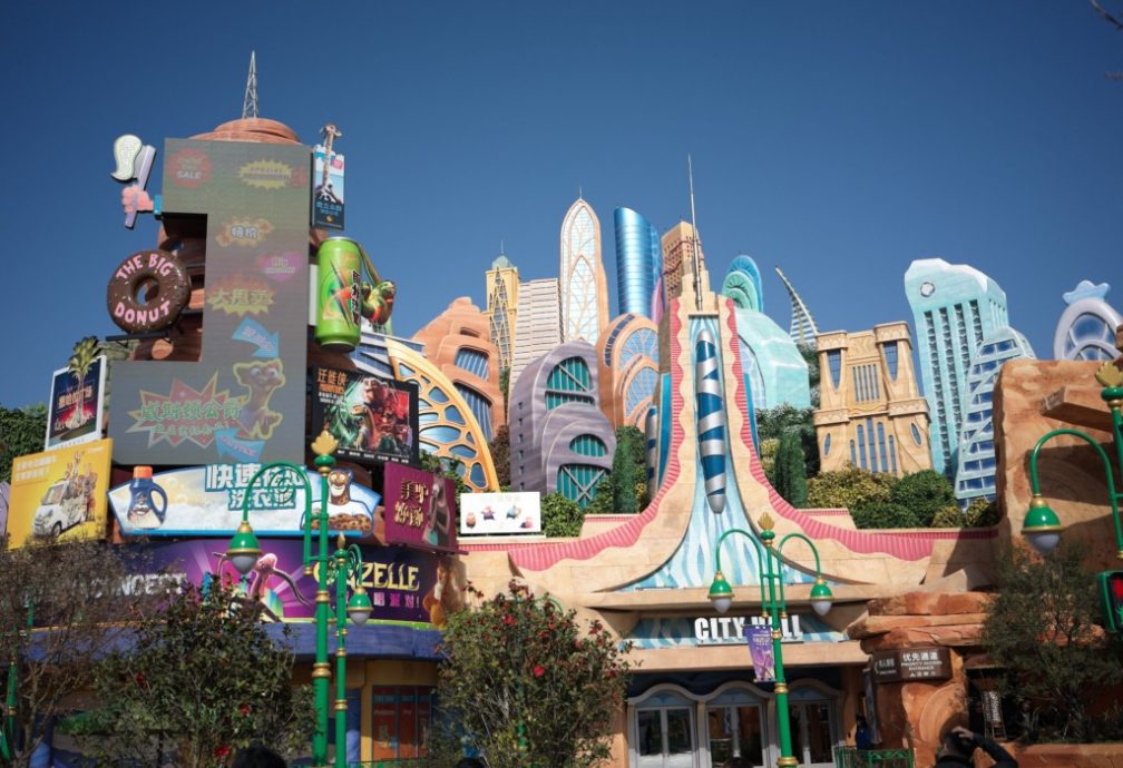 上海迪士尼︱全球首个“疯狂动物城”揭幕 赵丽颖任首席推广大使