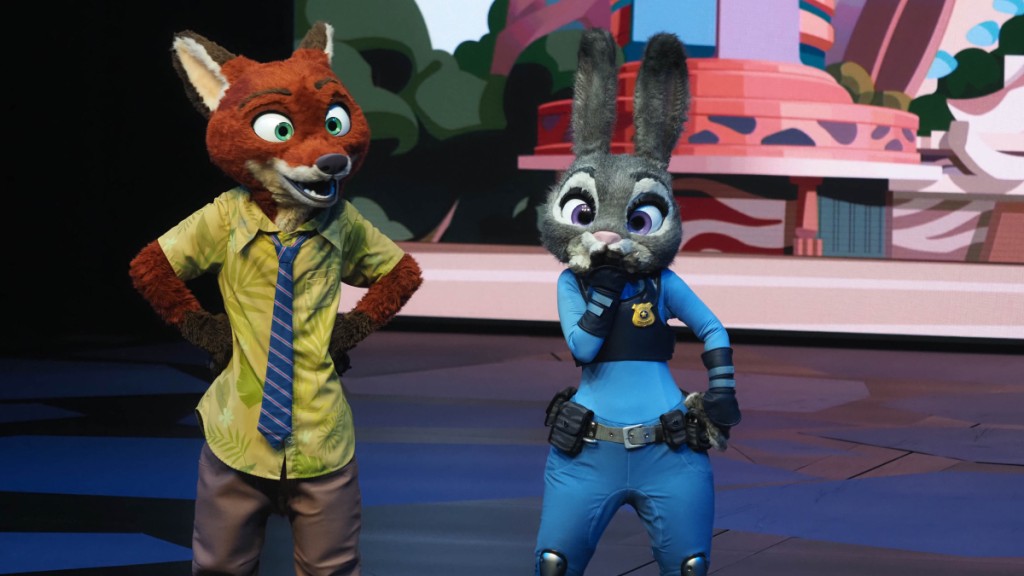 上海迪士尼︱全球首个“疯狂动物城”揭幕 赵丽颖任首席推广大使