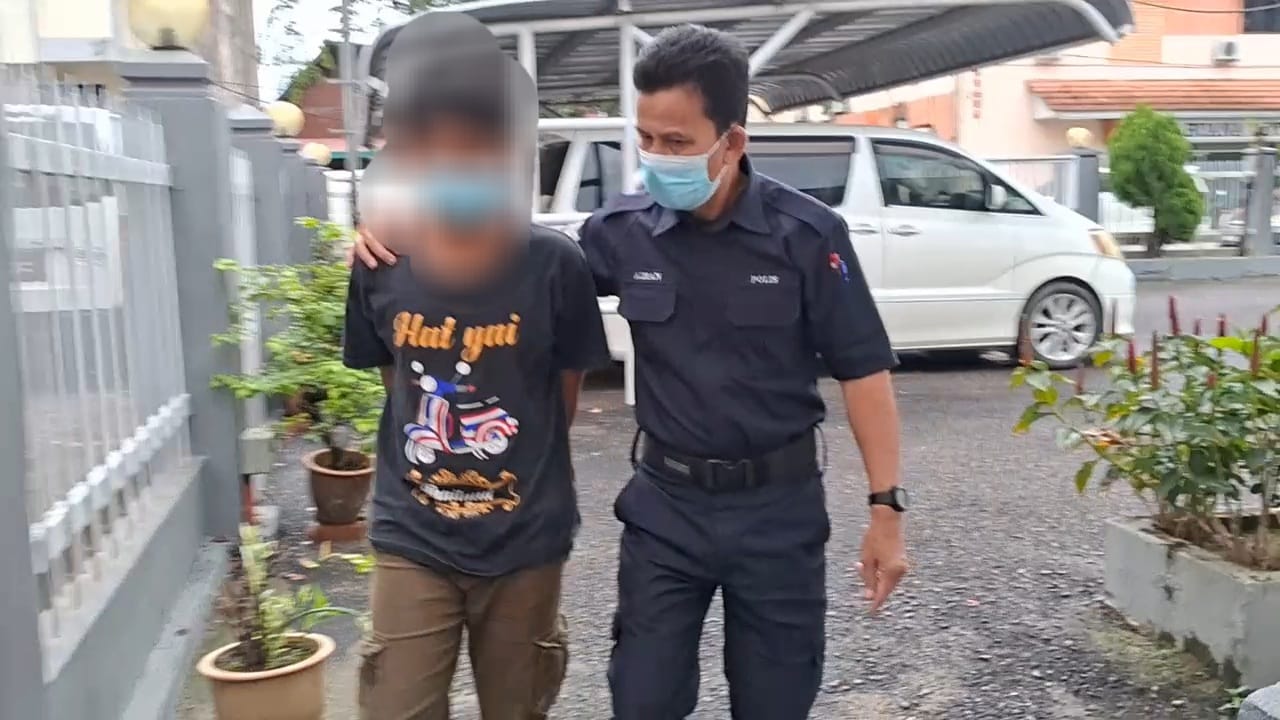 东:13岁少年涉嫌鸡奸6岁表弟,今日在甘马挽地庭面控。