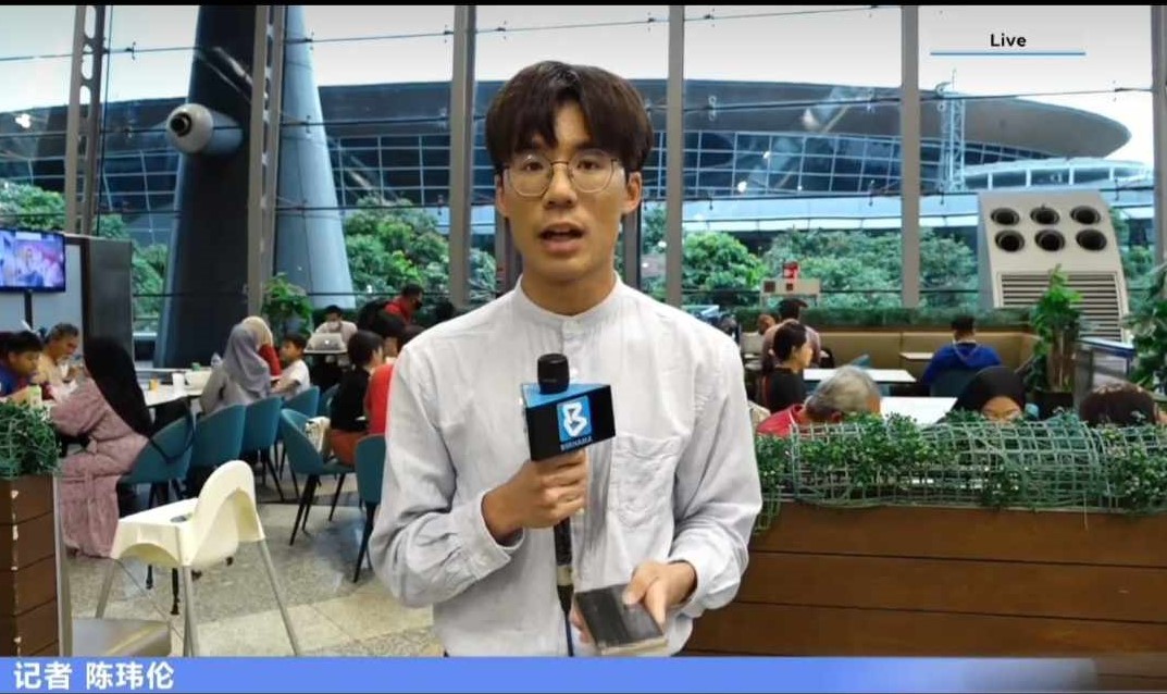 东:东海岸三州的学记将在培训营学习如何写稿及采访技巧,并通过各项团康活动及游戏节目提升自身的沟通和团队的合作能力。