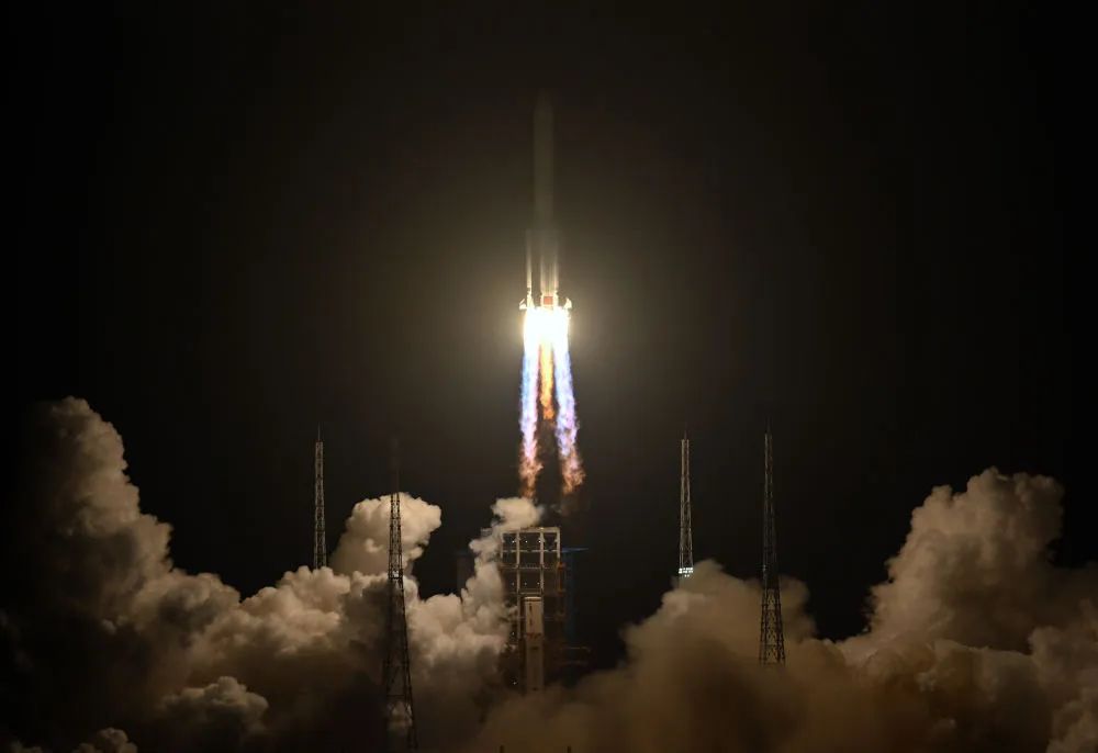 中国长征五号火箭残骸今坠落在南中国海水域