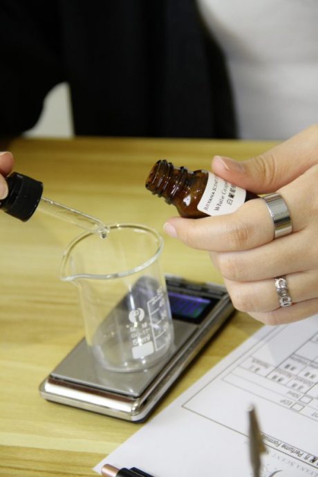 为自己调制专属于自己、独一无二的香水