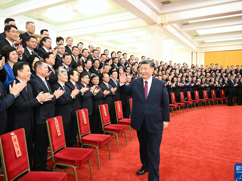 习近平:驻外使节要敢于善于斗争 捍卫国家利益