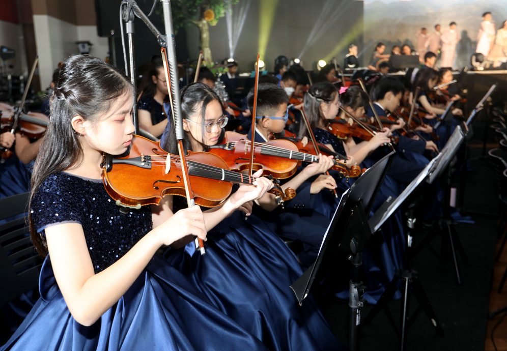 今天下版∕暖势力/小学生贡献才艺 以行动支持教育筹款