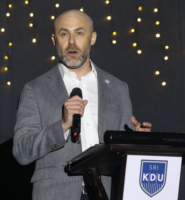 今天下版∕暖势力/小学生贡献才艺 以行动支持教育筹款