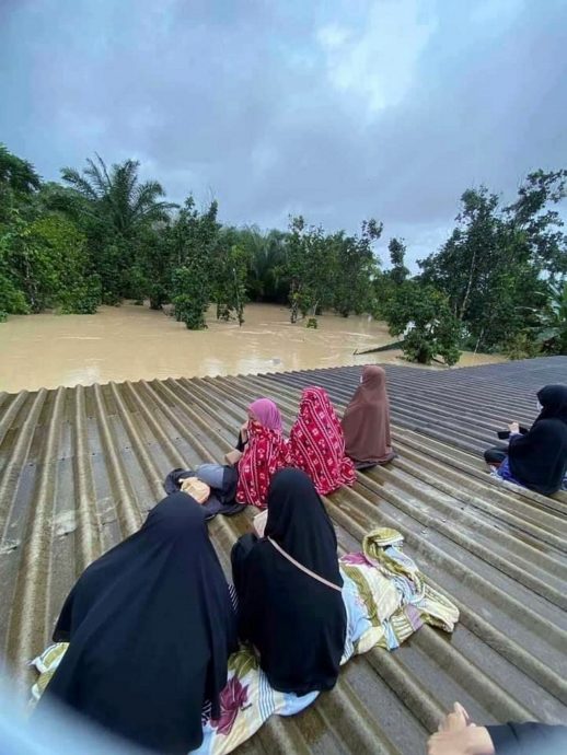 全国/丹水灾灾黎人数一夜之间破万