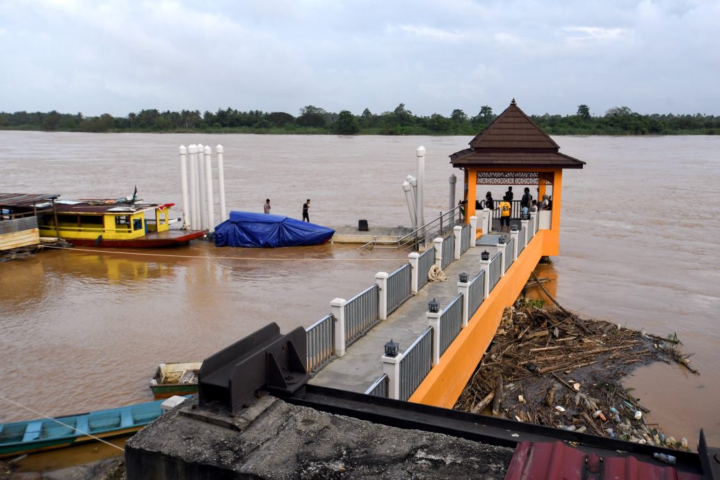 截至今日下午3时,吉兰丹州水灾灾黎人数从昨天的2万人减至1万7005人,他们来自5679家庭。