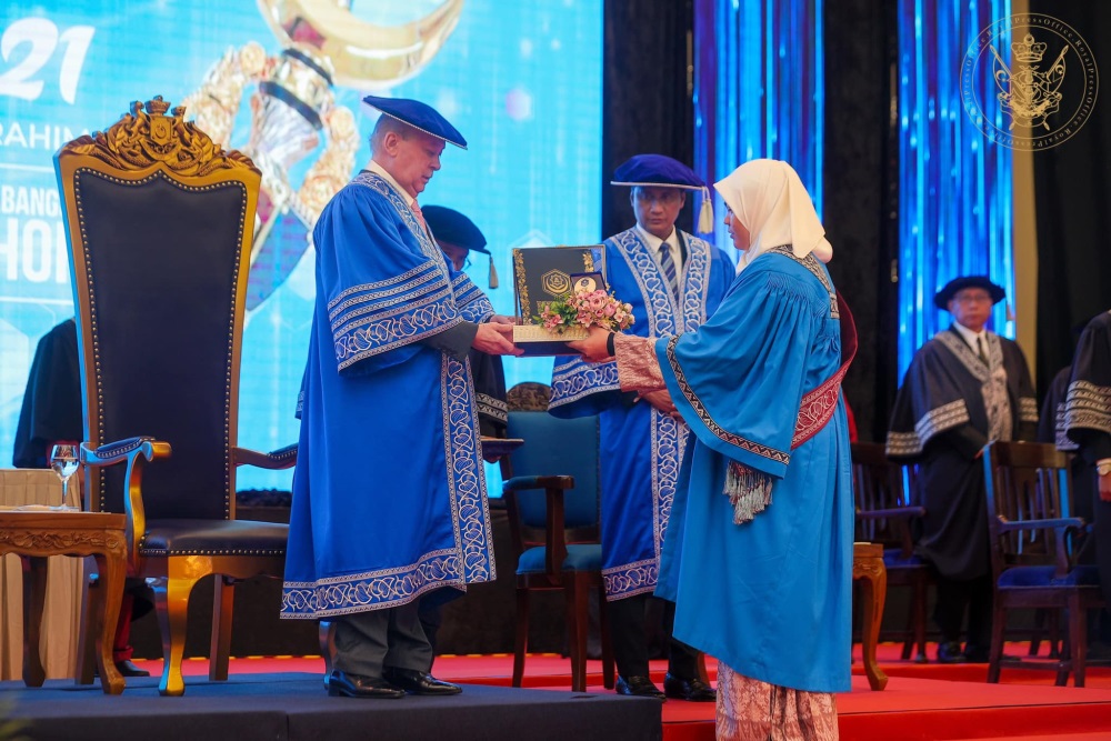 全国:柔苏丹与王储分别出任柔佛苏丹依布拉欣伊斯兰大学学院名誉校长及名誉署理校长