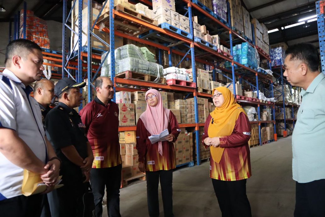 全：傅芝雅促爱心餐单商家上网申请折扣卡买食材