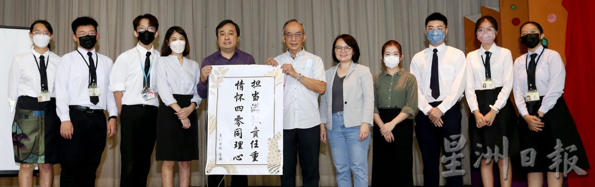 关和贵:学习待人处事 参与学记队益处多