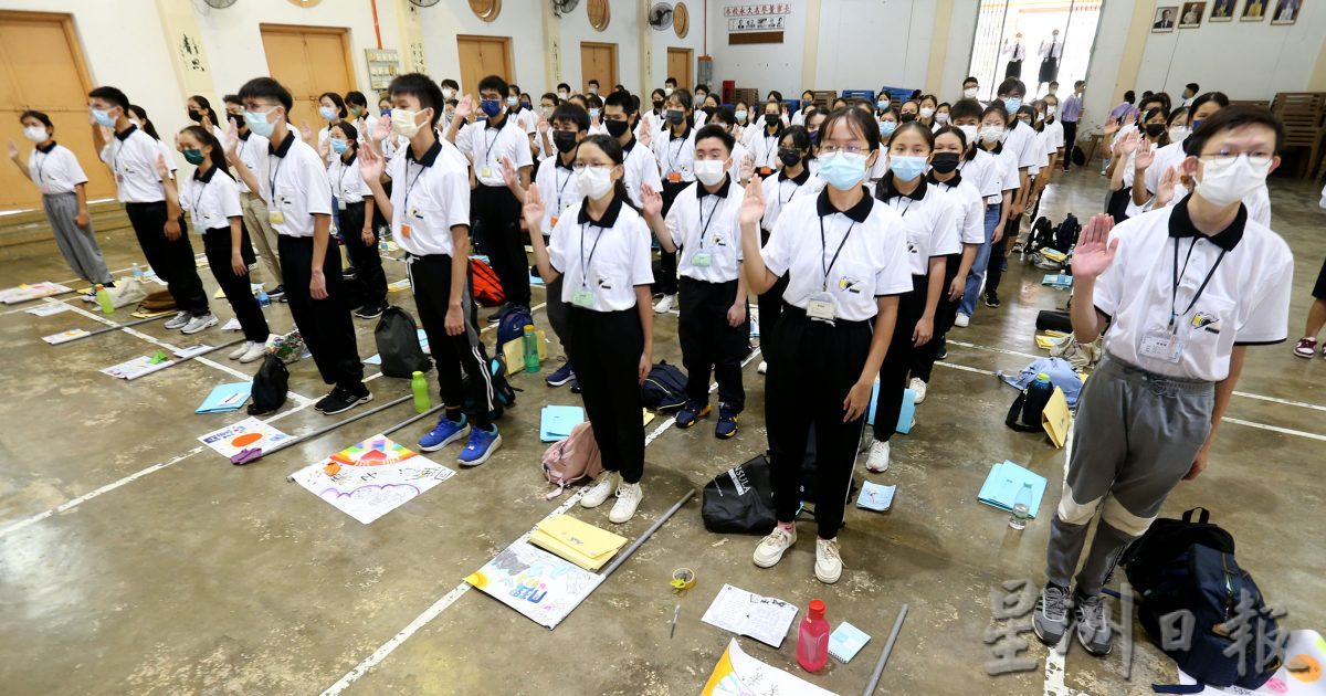 关和贵:学习待人处事 参与学记队益处多