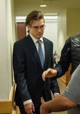 刚花2亿举办世纪婚礼 新郎竟是袭警罪犯 面临终身监禁