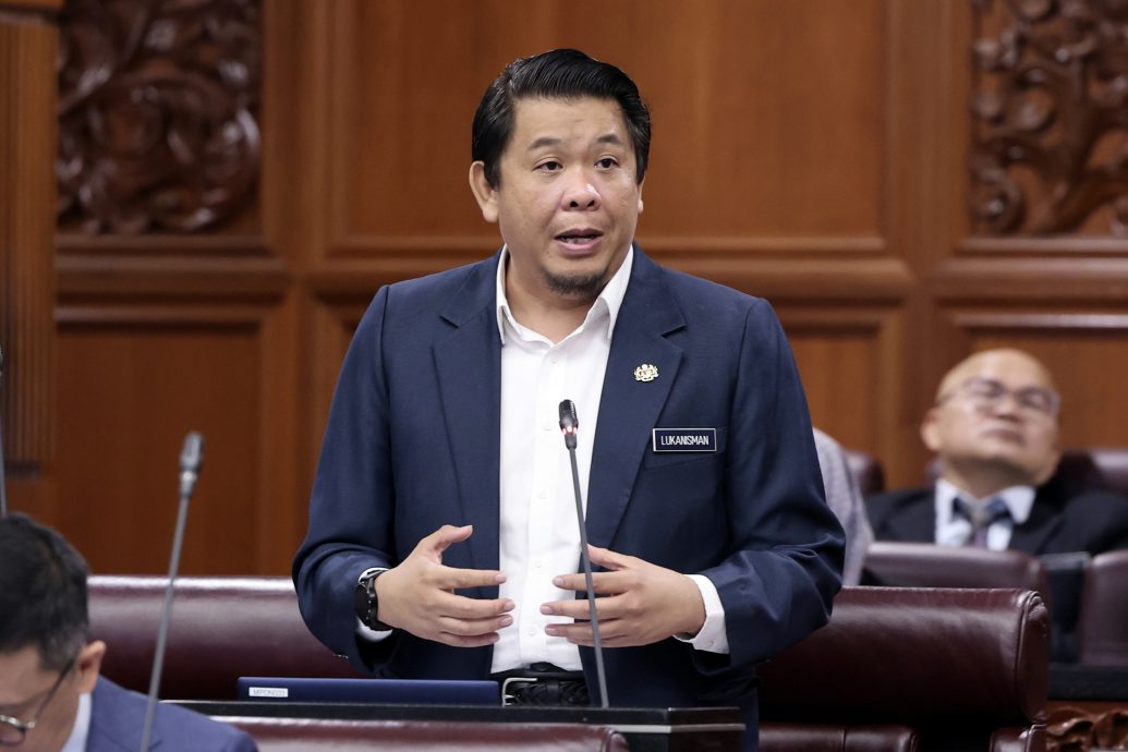 副卫长劝国会议员戒烟 树立好榜样