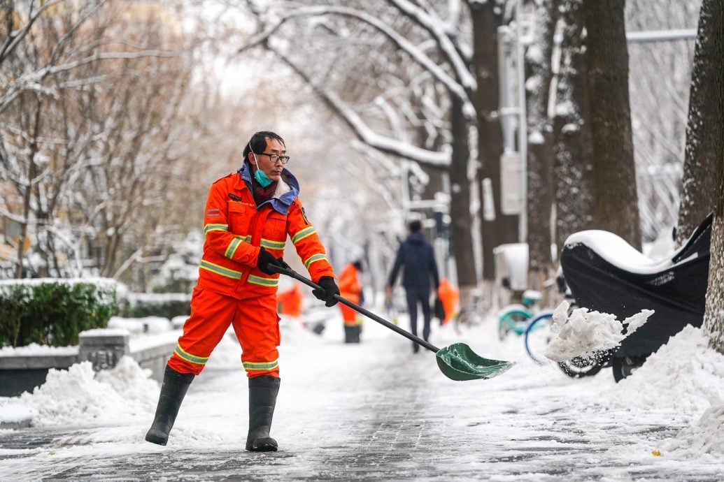 北京大雪学校停课景区关闭 号召全民参与扫雪铲冰