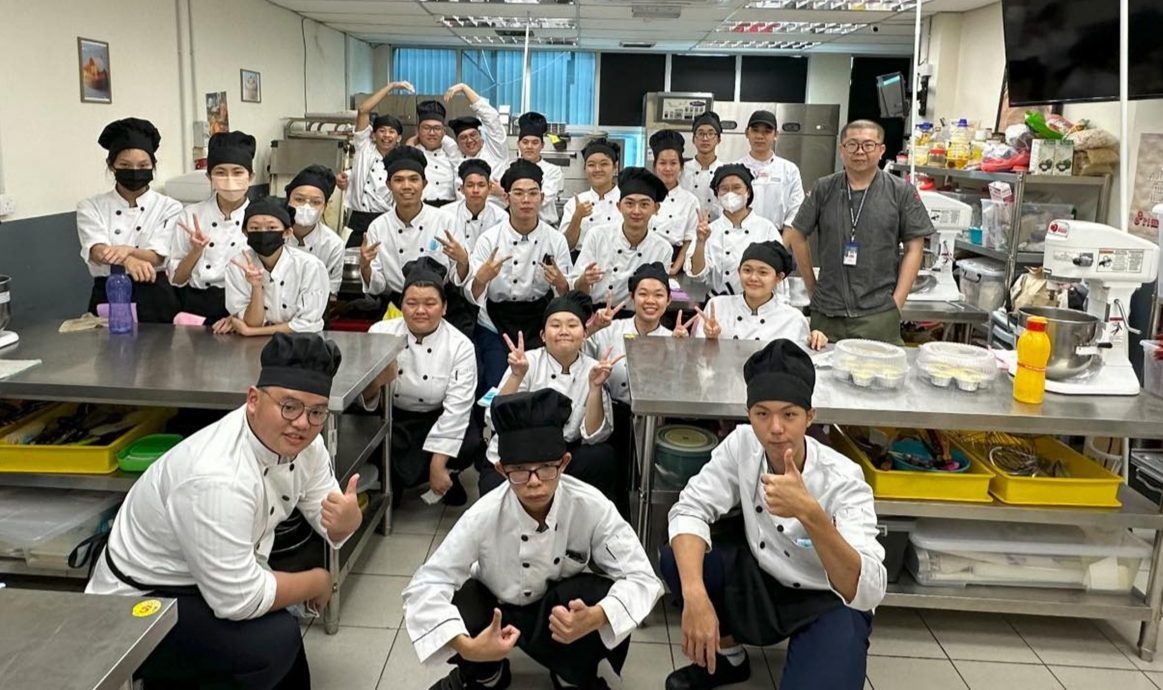 华联独中烘培班学生 全班100%考获A等成绩