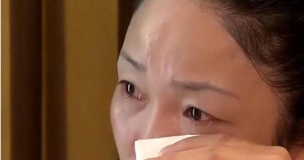 单亲妈众筹供女儿出国读名校 网嘲:钱不是刮风来的