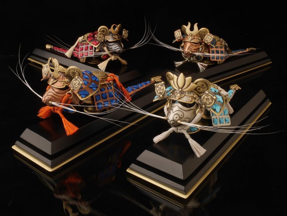 另类铁匠花30多年“为猫和老鼠做铠甲” 让宠物试穿结果爆笑