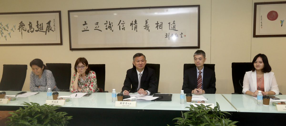 可做双头∕中使馆公使郑学方访问星洲/郑学方