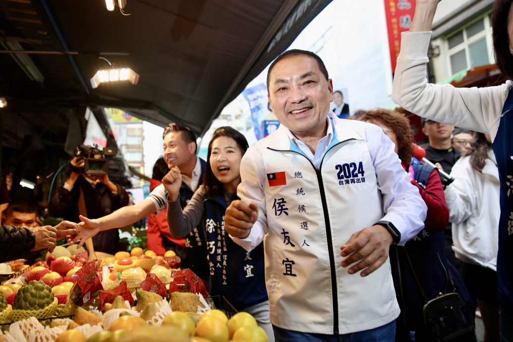 台民调:侯康配支持度追平赖萧配 同为31%