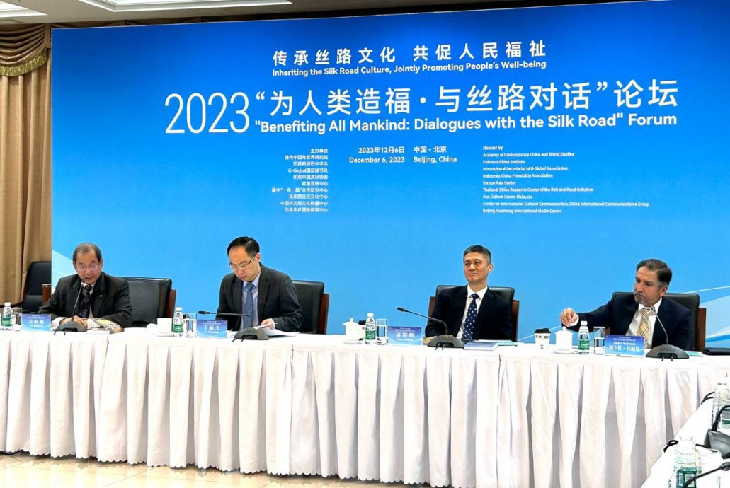 吴恒灿出席“为人类造福·与丝路对话”论坛发表学术论文 新闻稿
