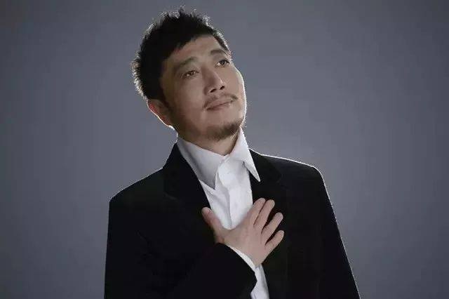 周思洁和小虫爆纠纷 索偿150万违约金