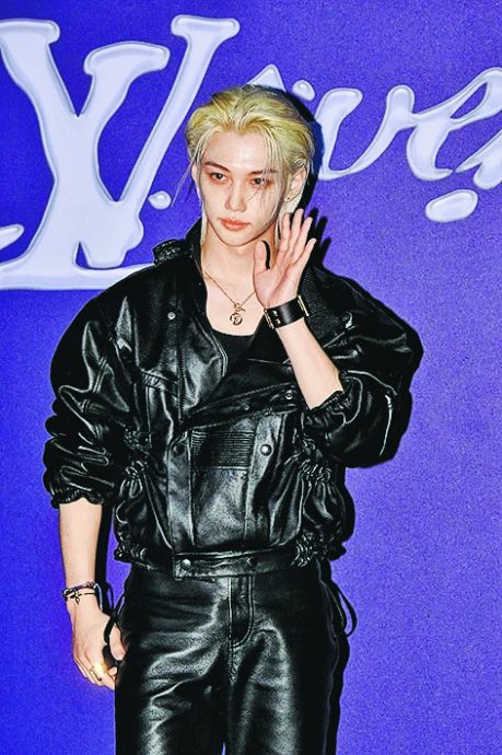 周润发白马王子Look战男神 宋仲基裙装被吐槽　