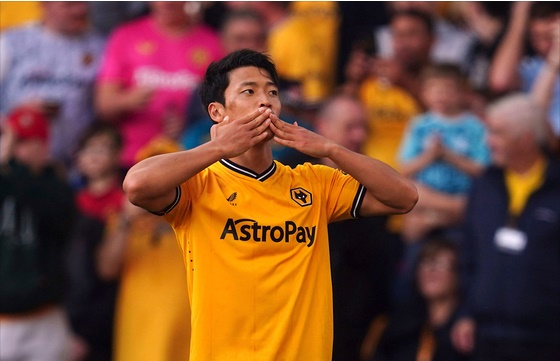 圣诞前夕上演狼蓝斗  切尔西放眼连胜庆佳节