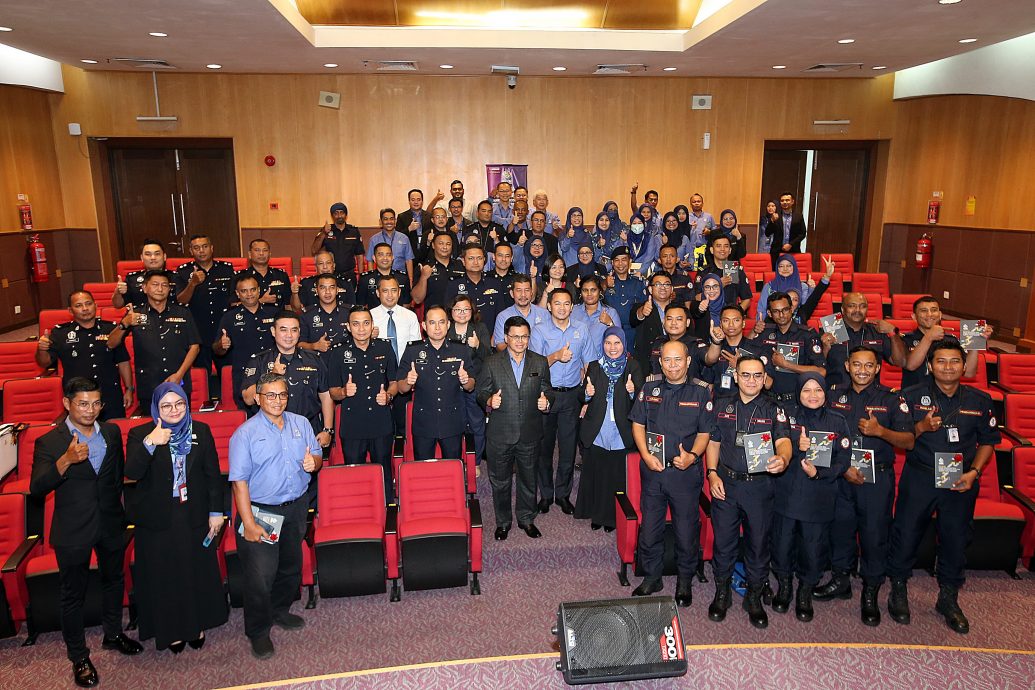 大都会封面副:MBSJ程序手册推介礼