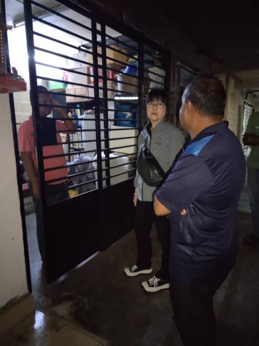 大都会封面文:大叔高空抛屎，邻居无处可避/8图