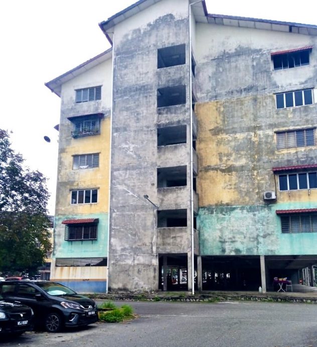 大都会封面文:大叔高空抛屎，邻居无处可避/8图