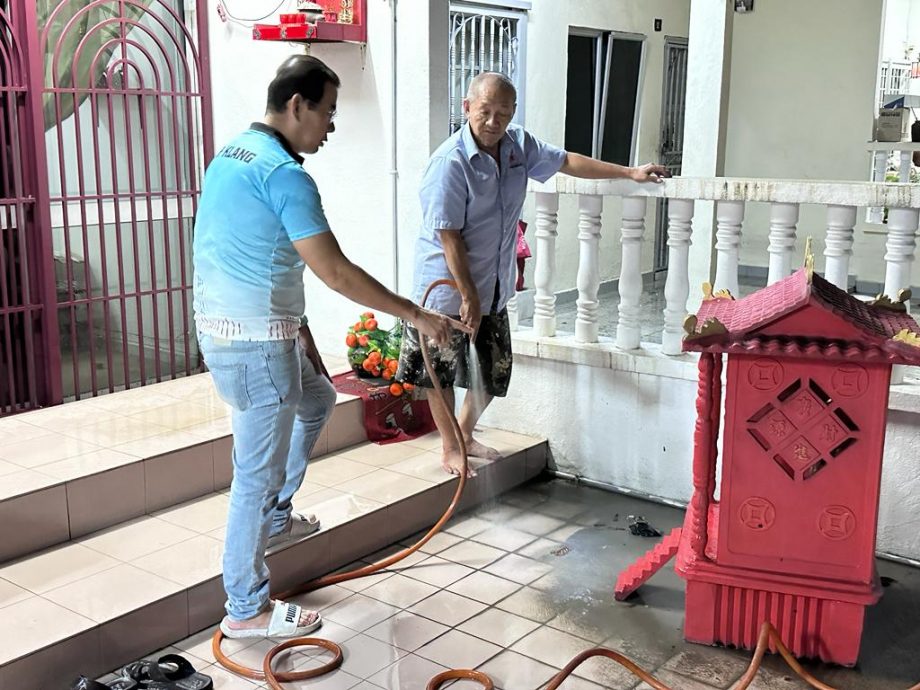 大都会/巴生昨夜大暴雨遇涨潮“双夹攻”,多区引发水灾!