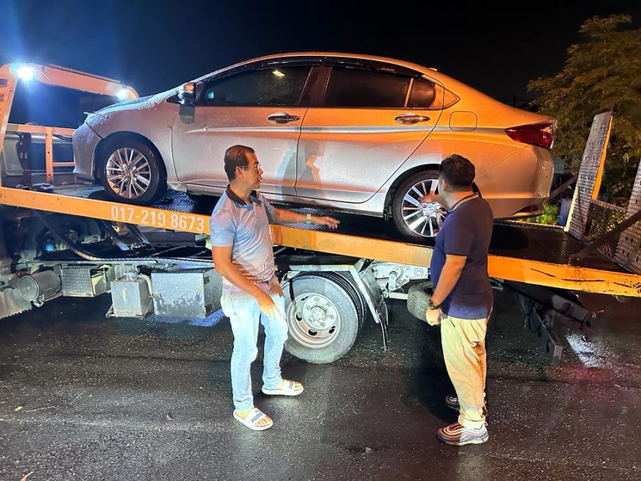 大都会/巴生昨夜大暴雨遇涨潮“双夹攻”,多区引发水灾!