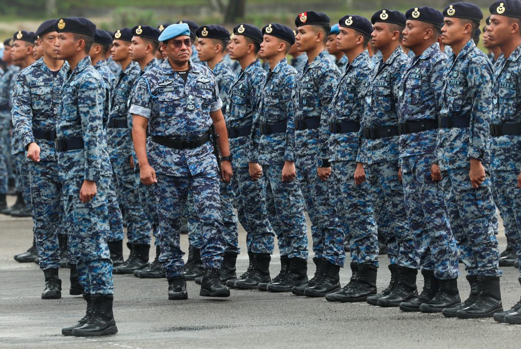 大马皇家空军公开招标购买12直升机