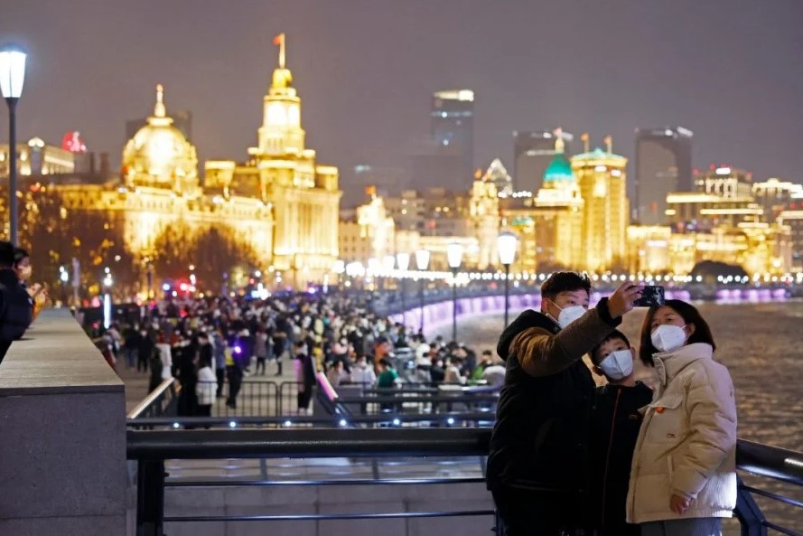 天下事主文)全球迎新