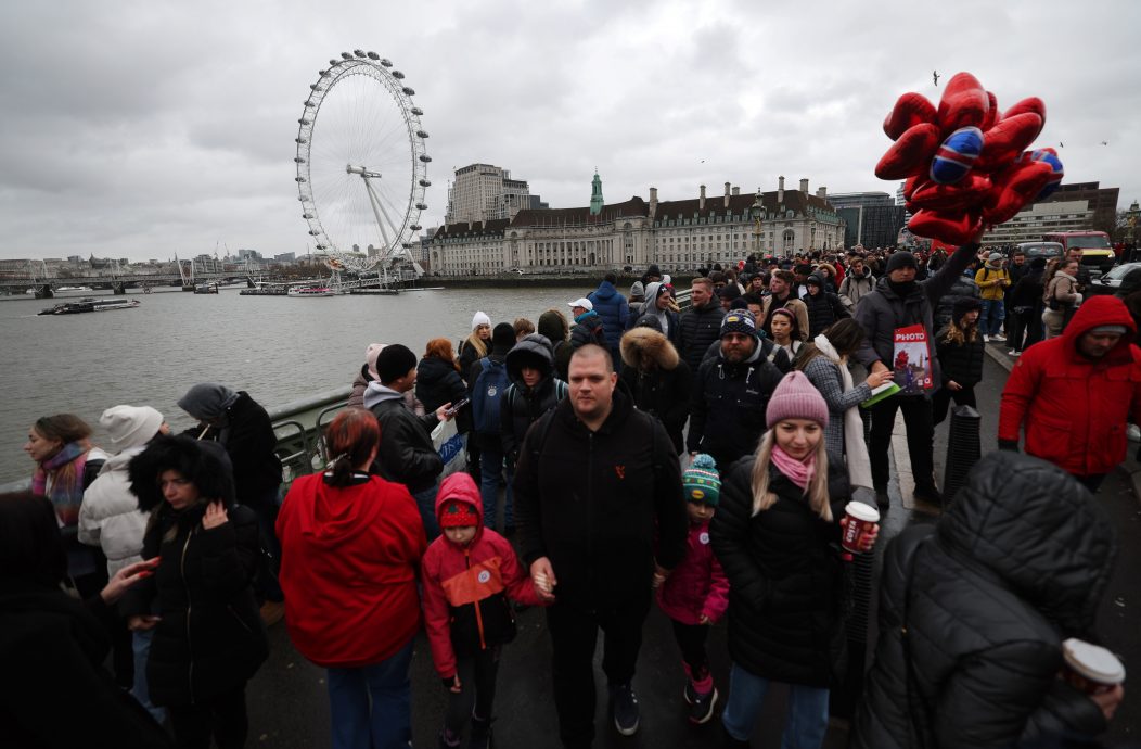 天下事主文)全球迎新