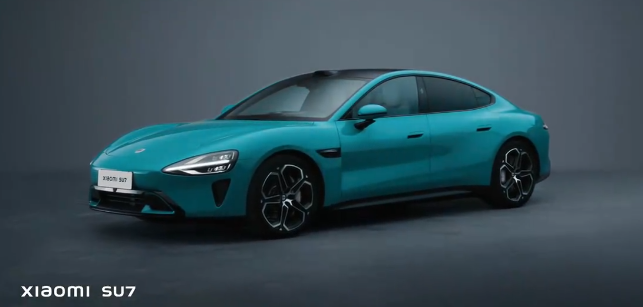 小米发布首款电动汽车SU7