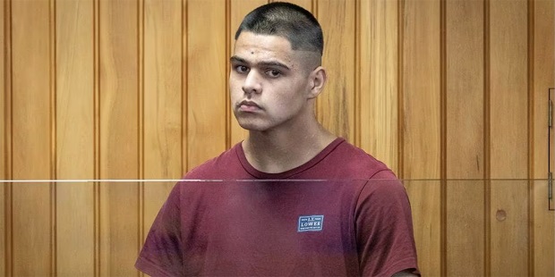 少年承认印制假钞 法官称业余无须坐牢