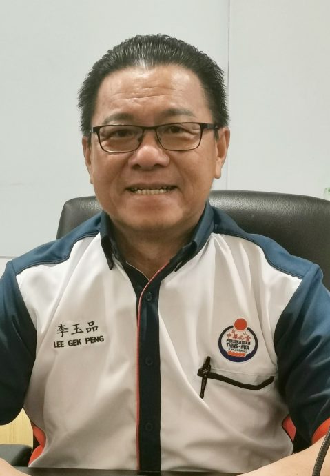 **己签发**柔:第二版头条:【特稿】:阶段美化工程完工,陈旭年街呈新气象