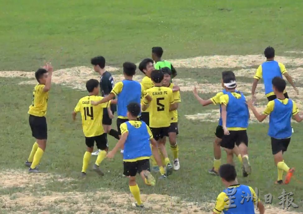 **已签发**柔:封底:中化荣登全国独中足锦赛冠军,槟韩江居亚军