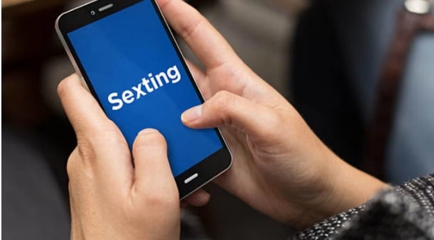 *已签发*柔:狮城二三事:发色情信息诱10岁女生性交 狮城男子坐牢8周