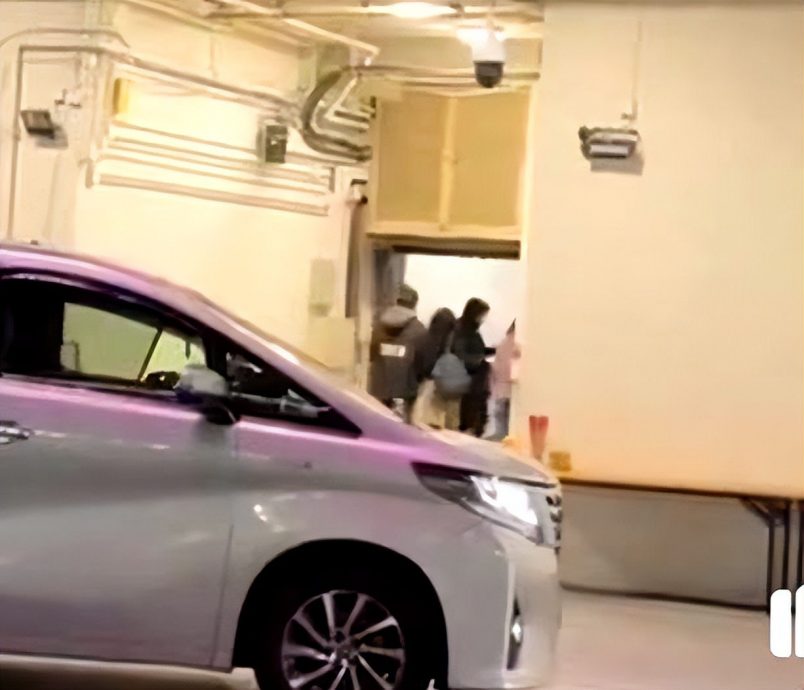 张学友圣诞开唱妻女捧场 被要求讲华语回3字获赞爆