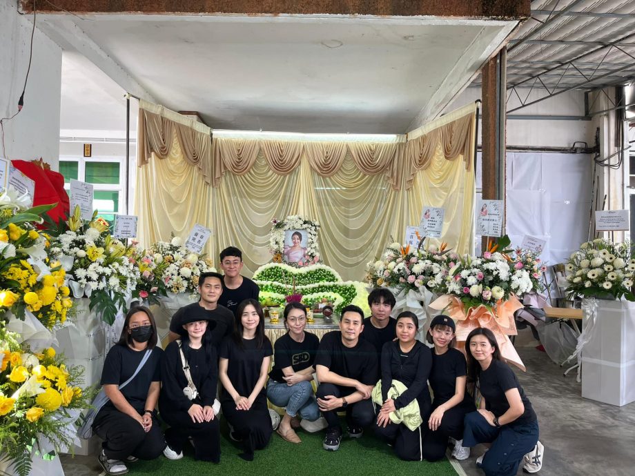 悲痛写“看著你像睡著般躺在那…” 陈立谦携贺岁剧演员送别庄群施