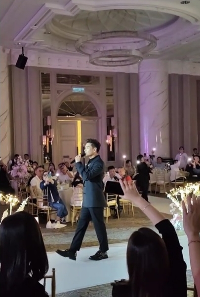 惊喜现身大马友人婚礼 陈展鹏唱歌神名曲掀高潮