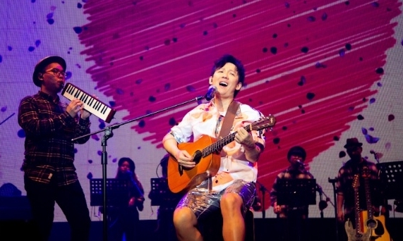 感恩童年回忆全甜 阿牛泪目隔空喊话亡母