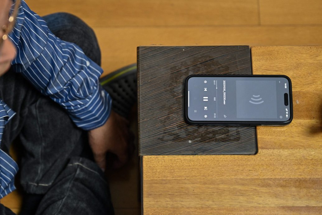 拼盘/中国民众用AI“复活”亲人引热议