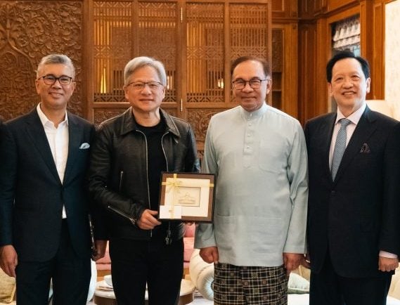 早报封面/取代/辉达在马设数据中心//