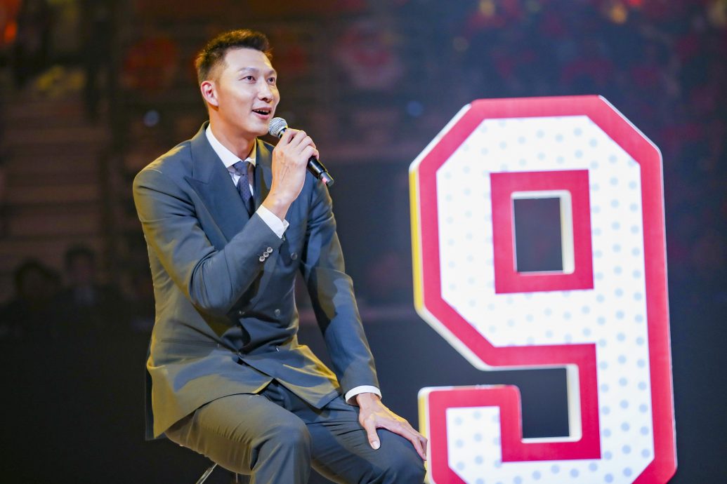 易建联9号战袍“荣休”  姚明送祝福