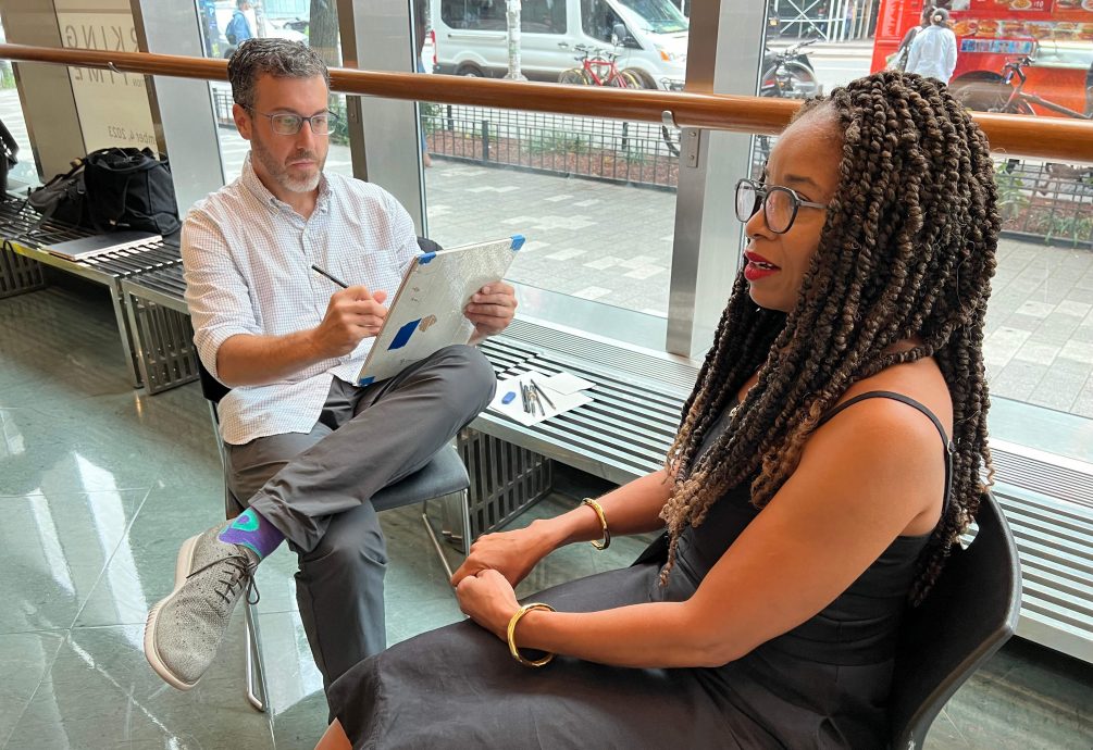 “标记时间”艺术展览展出美国大规模监禁时代