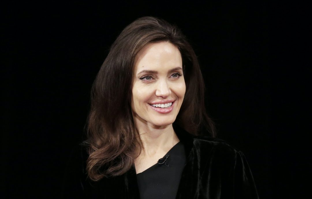 有意定居柬埔寨 安祖莲娜祖莉被视为圣人