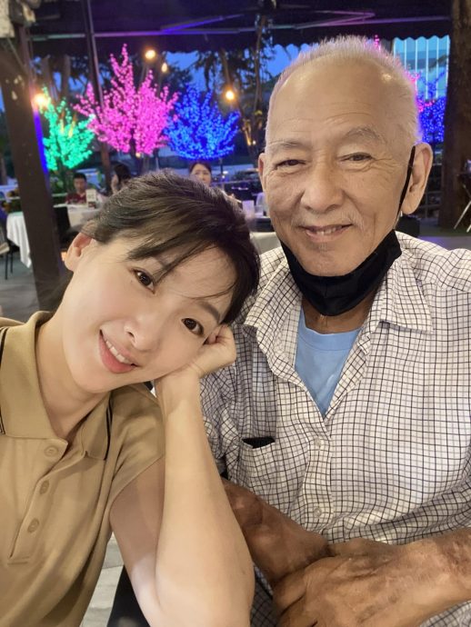 本地视后张惠虹丁父忧 发文:永远是你的女儿